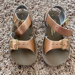 Sun Sands rose gold surfer sandals. Size 6.